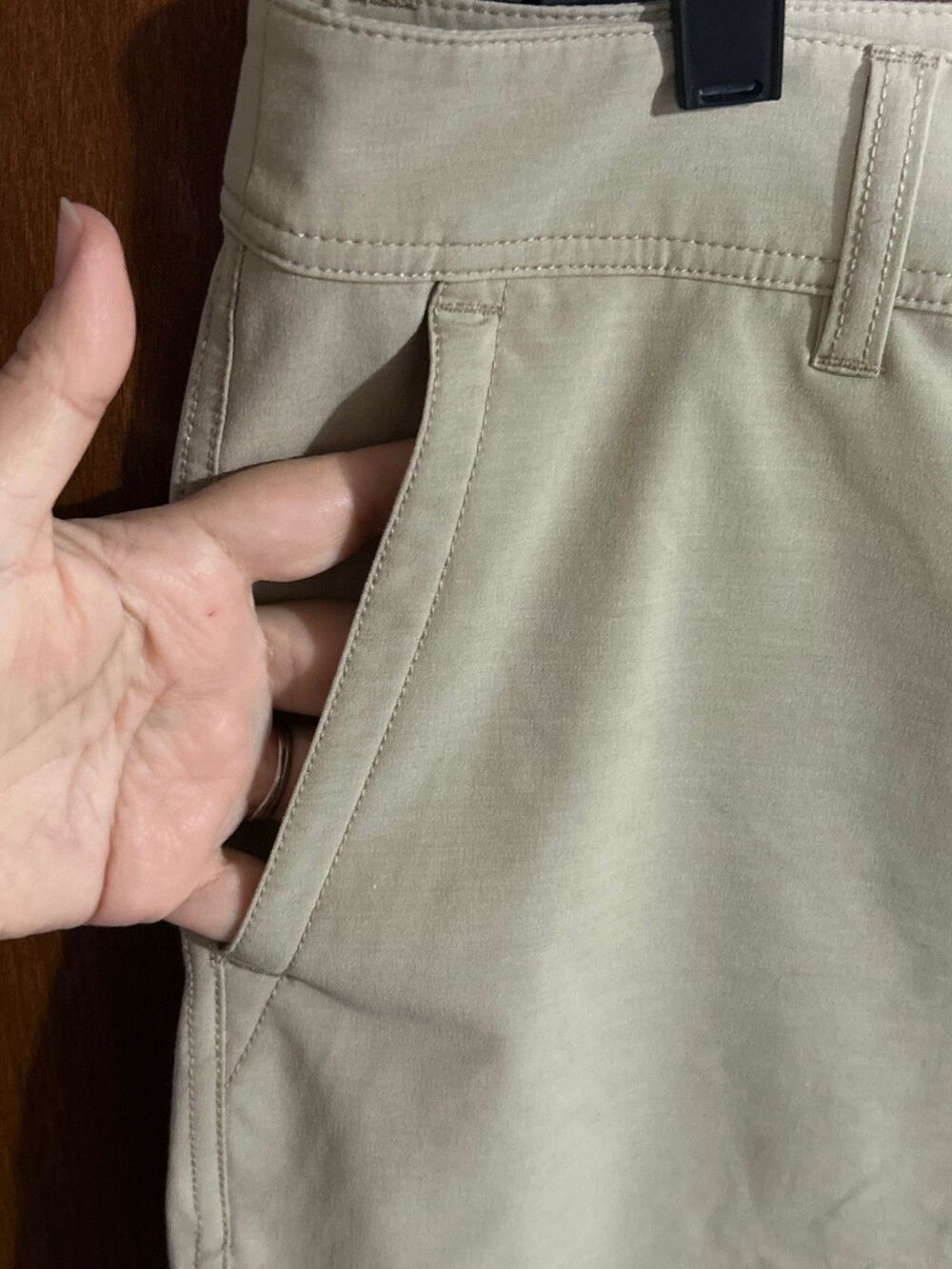 Huk Men's sz 36 Outdoor Performance Fabric Shorts - Picture 2 of 8